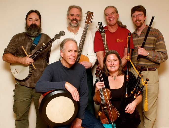 Original recording lineup of Charmas band from Santa Cruz, California (including Elise MacGregor Ferrell on fiddle/great highland bagpipes, Russ Bennet on bodhran, Matt Johnson on tenor banjo/pennywhistle, Jim Powell on guitar, Mick Breen on bass, and Aaron Clegg on flute/saxophone).